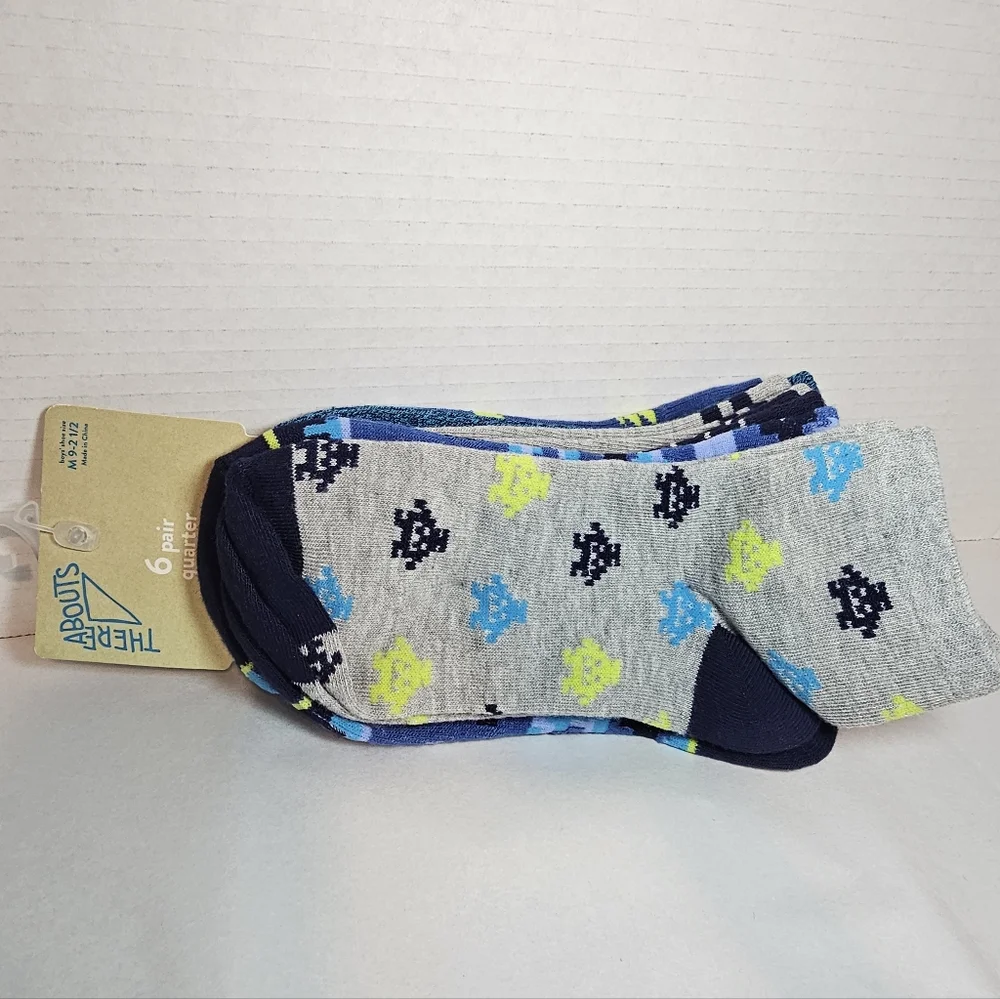Thereabouts Quarters Boys Socks 6 Pair Socks New Package Blues Grays Age 5+